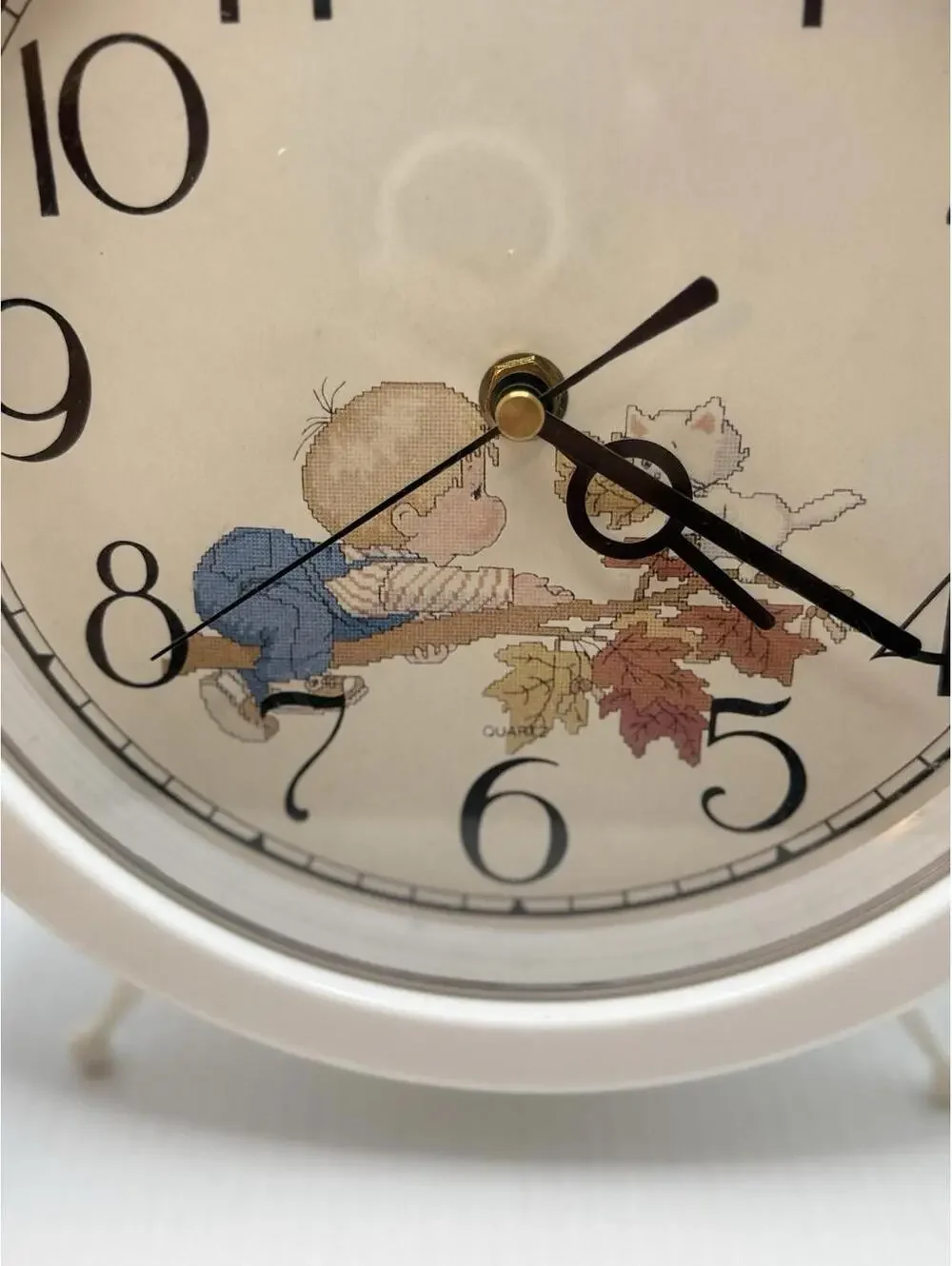 Rare Vintage Large White Plastic 9.5” Children’s Battery Clock Table Wall Decor